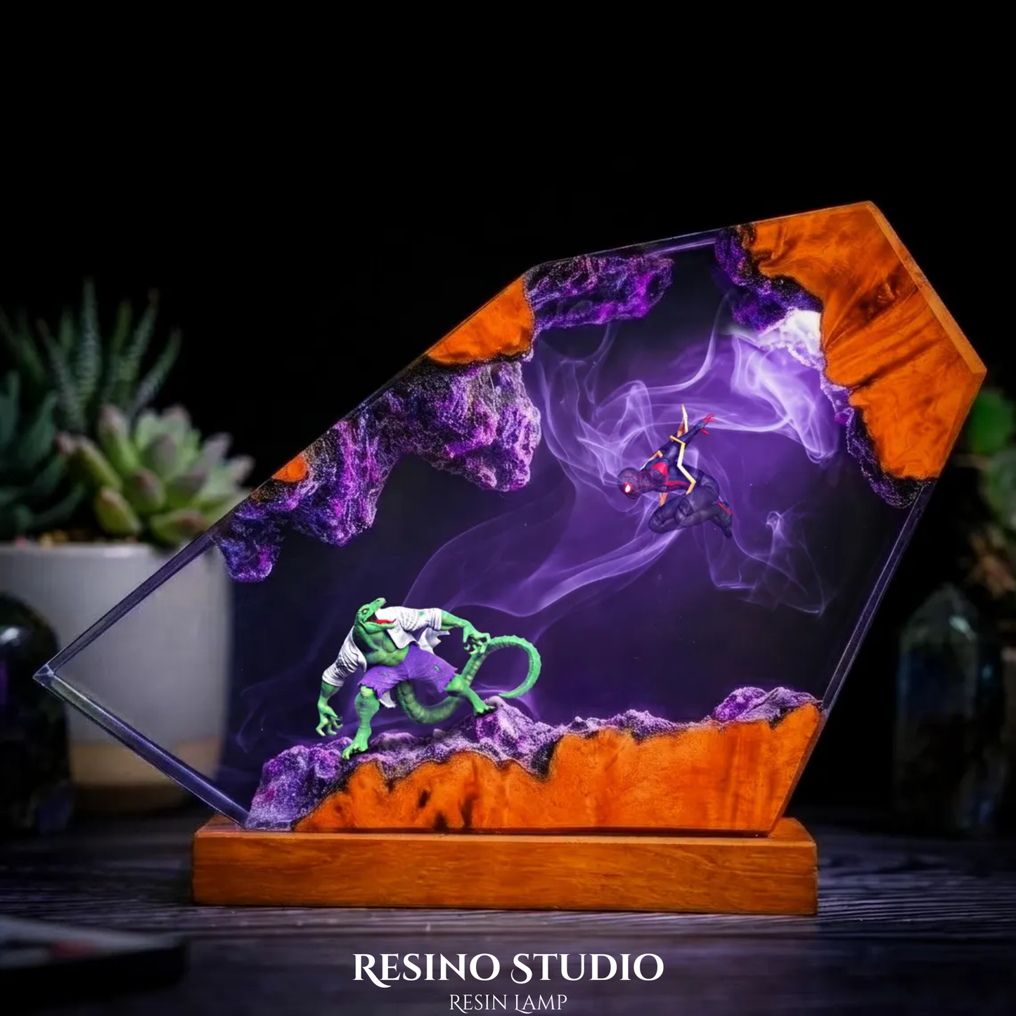 Spider-Man vs Lizard Resin Lamp, Marvel Night Light